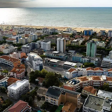 Coastal With Shared Pool