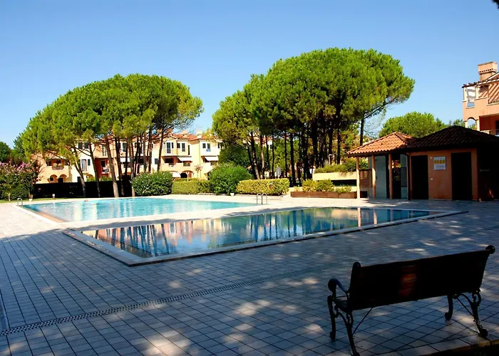 Coastal With Shared Pool Apartment Bibione