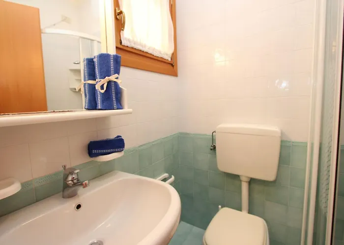 Coastal With Shared Pool