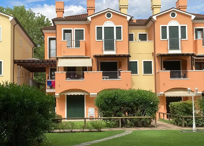 Coastal With Shared Pool Apartment Bibione